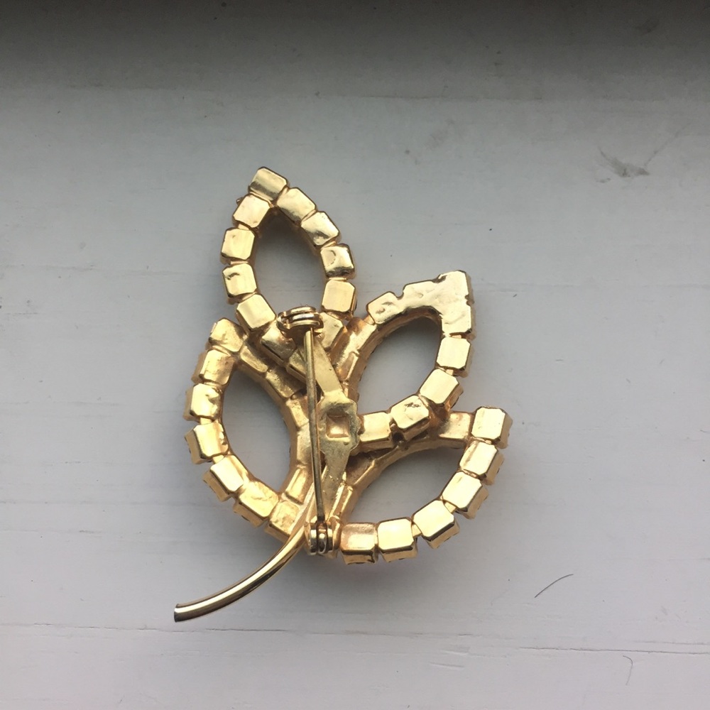 Amber leaf pin - Picture 2 of 3